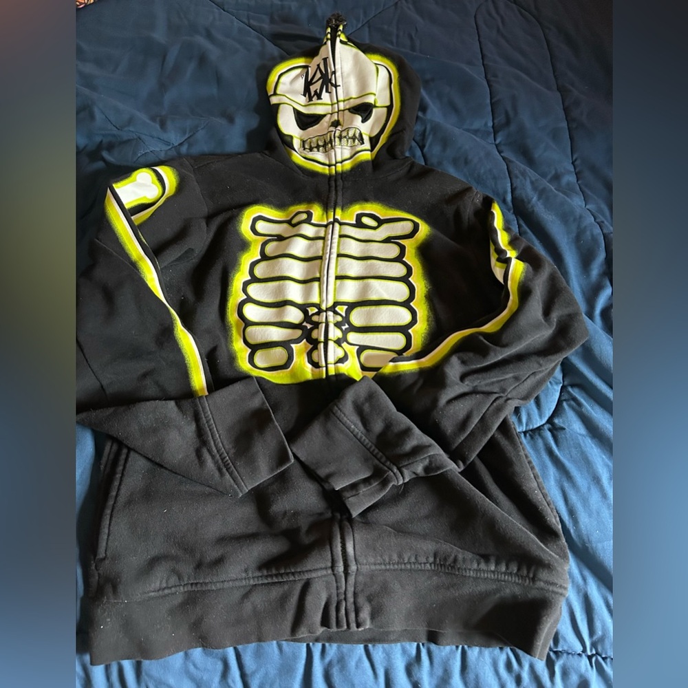 Tony Hawk full-zip hoodie.  Youth size large.